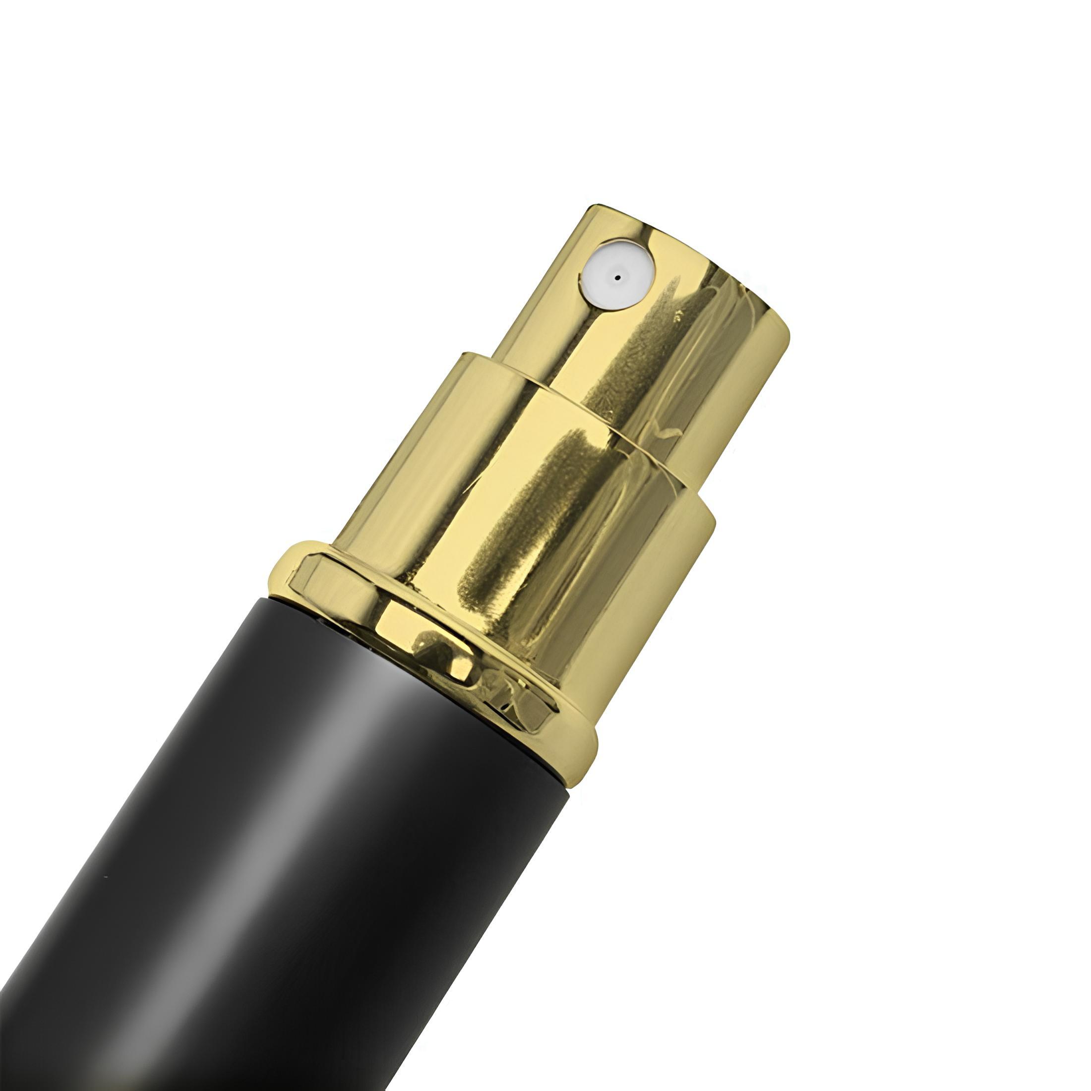 Uomo born in roma extradose atomizer thumbnail 1